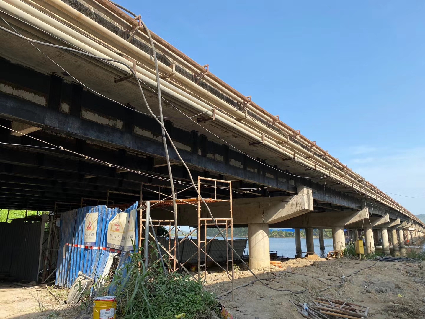 桂林桥梁下部结构抗倾覆加固方法